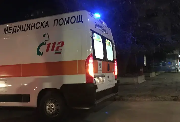 Три деца, сред които бебе пострадаха при катастрофа, станала между плевенски села