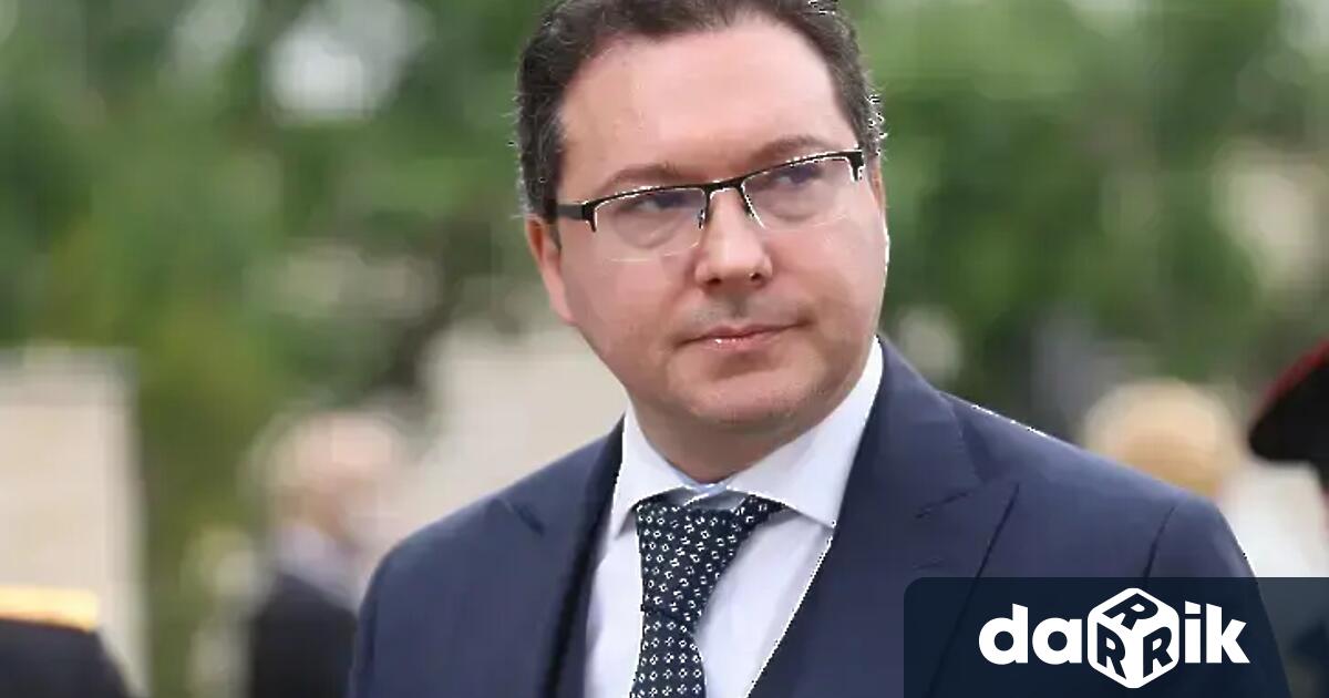 Румен Радев е превърнал президентската трибуна в инструмент на пропагандно