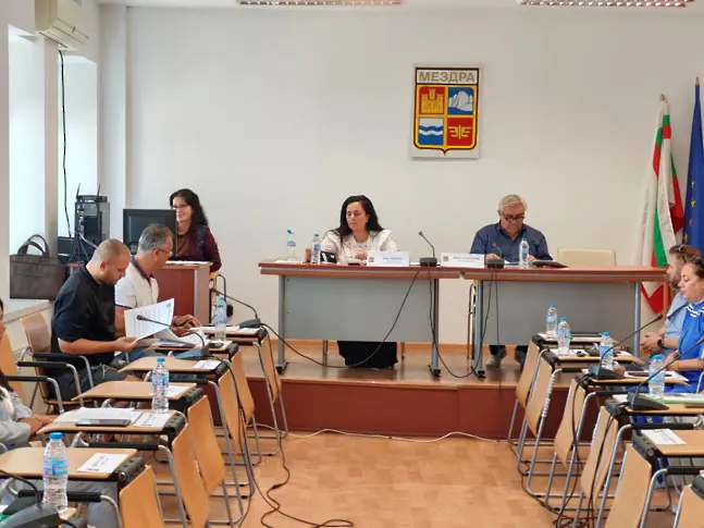 Общинският съвет на Мездра прие Годишен план за социалните услуги през 2026 г.