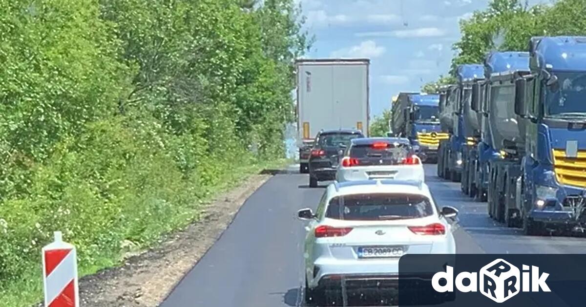 Започнаремонтът на пътяI 3 Бяла Ботевград в участъка където на