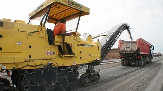 Започна ремонт на 6,3 км от път I-3 в участъка Радомирци - Телиш