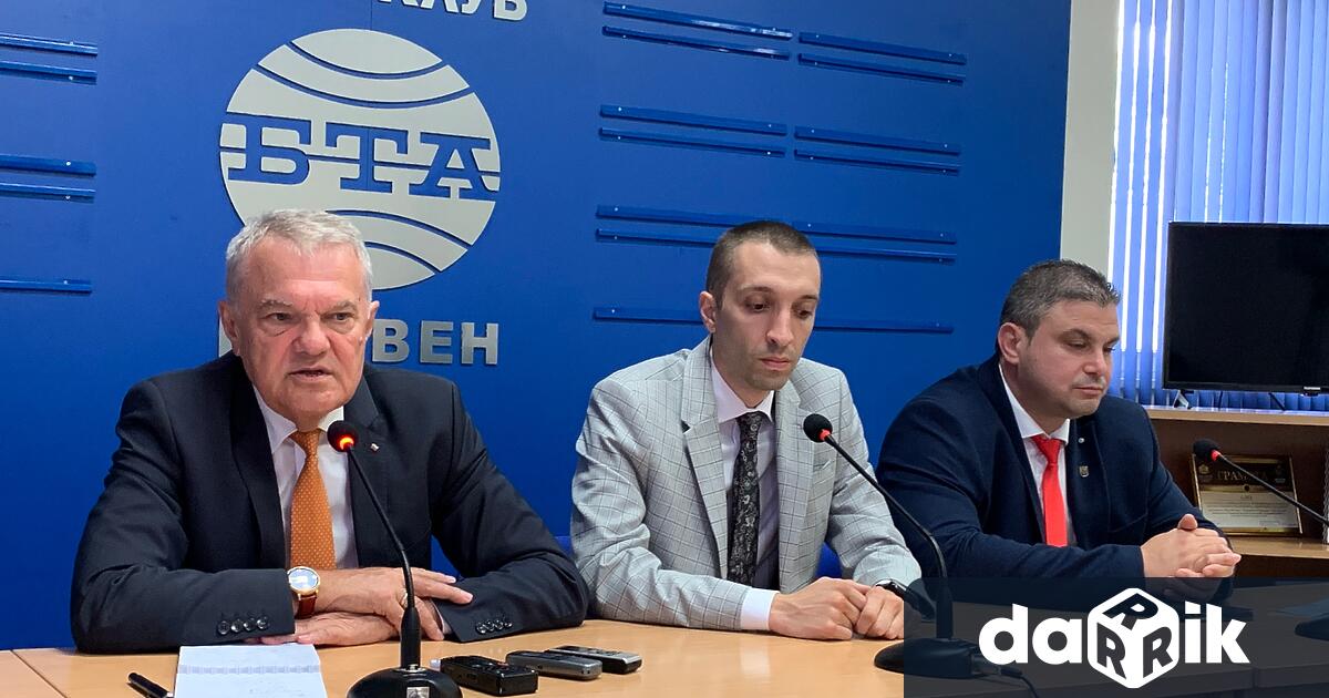 Председателят на ПП АБВ Румен Петков заяви пред медиите в