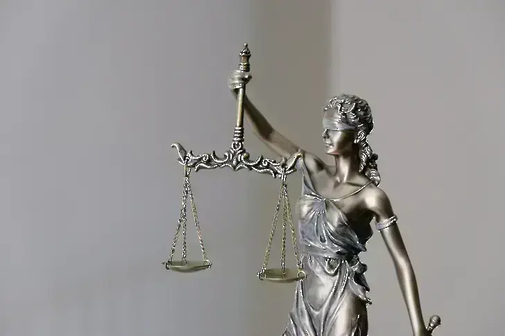 Адвокат оправда секс с 13-годишна: „Тя не е дете“ – шок и възмущение сред експерти