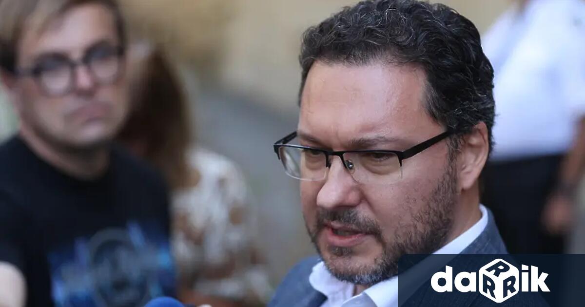 Искам да уточня нещо ключово човекът който отива до