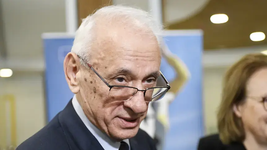 Силви Кирилов: Въвеждаме стимули за медици в малките населени места