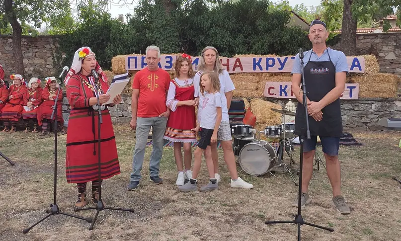Майстори на сирена събра в Крепост Празникът на крутмача