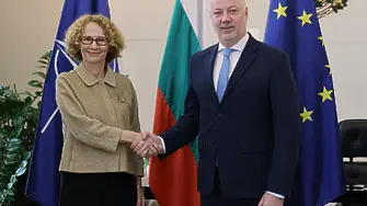 Росен Желязков на среща със заместник генералния секретар на НАТО Радмила Шекеринска
