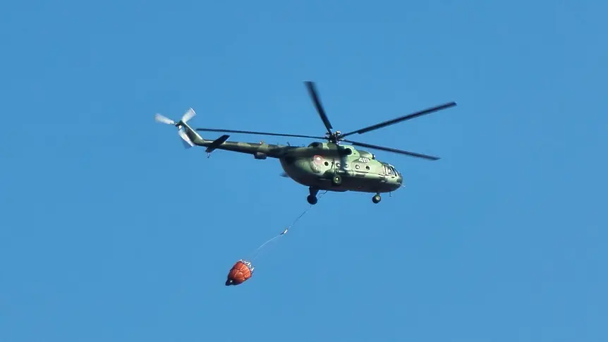 Хеликоптер Ми-17 от състава на ВВС участва в гасенето на пожара в Рила