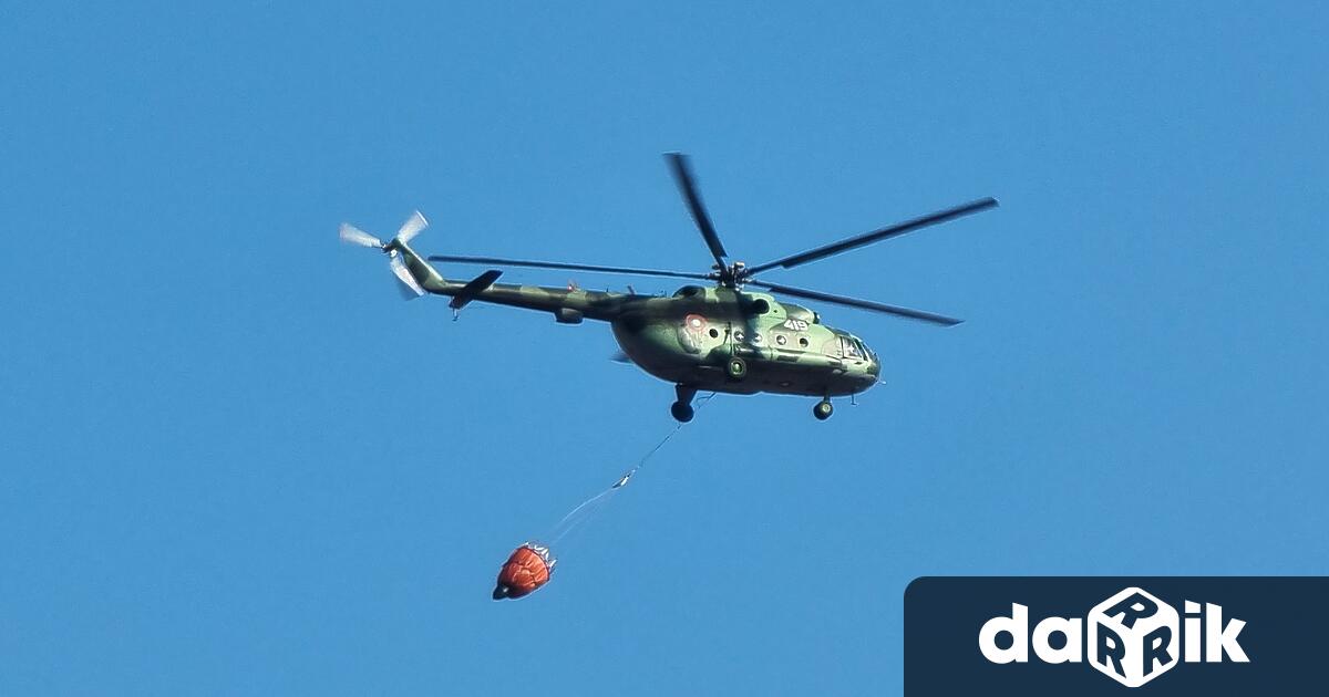 Хеликоптер Ми 17 с екипаж от 24 та авиационна база от състава