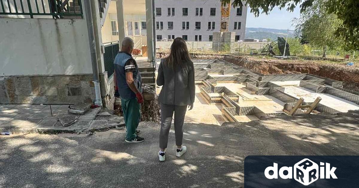 Заместник кметът Вероника Ценова съобщи днес черемонтът на Дома за стари