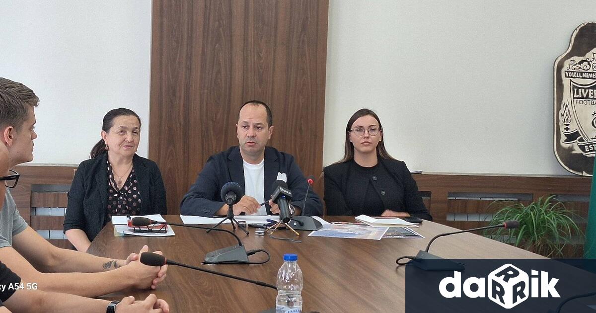 Покритият плувен басейн вече е в процес на пълна трансформация