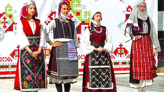 Нова Загора се потопи в багрите на българската шевица и магията на народните традиции