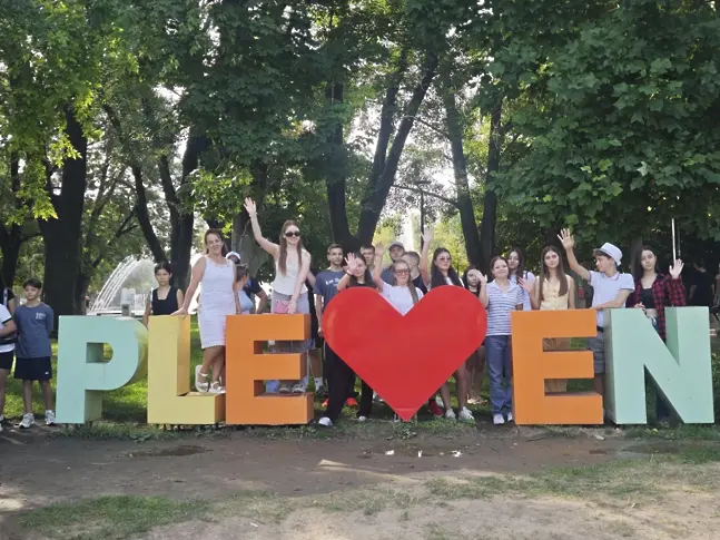  Плевен посрещна 100 молдовски възпитаници и учители с български корени 