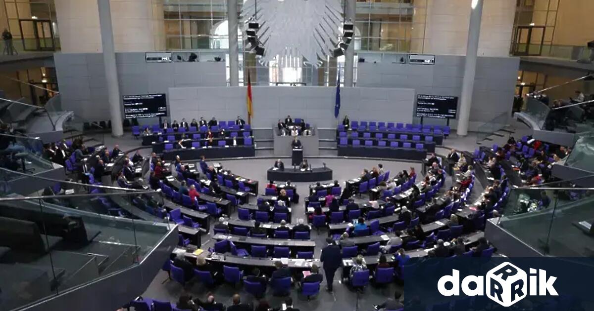 Германските следствени служби нахлуха в офисите на крайнодесния депутат Максимилиан