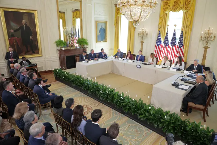  Първата дама с предизвестие: Роботите към този момент са тук – по какъв начин ще подготвим децата ни? 