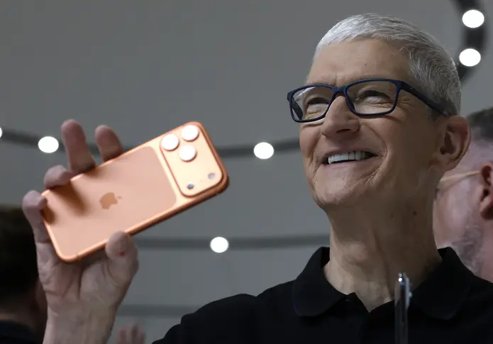 Apple представи iPhone 17, нови часовници и революционни слушалки с превод в реално време