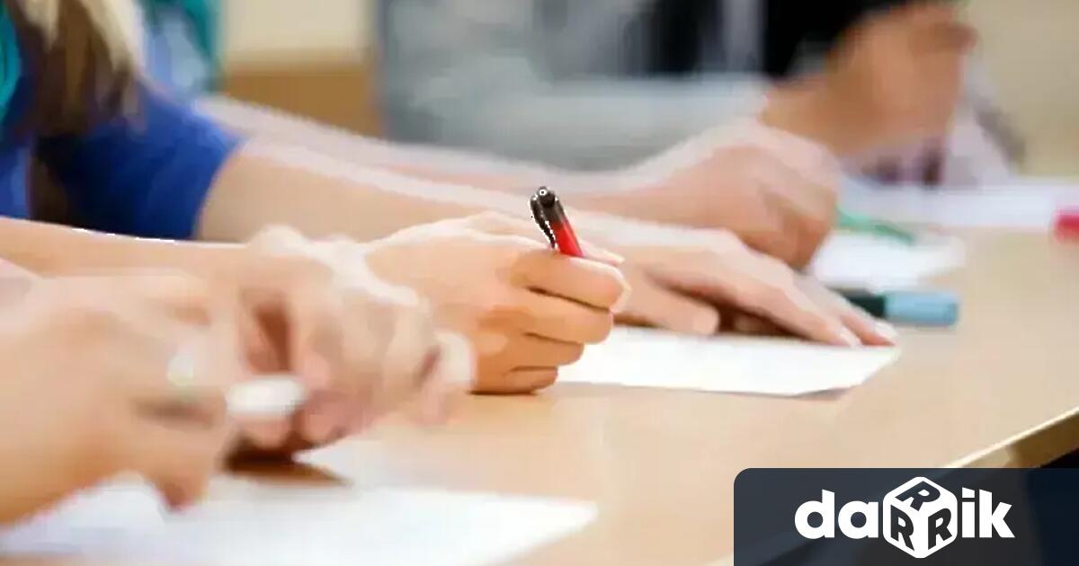 Зрелостниците в над 200 училища в страната с близо 4000