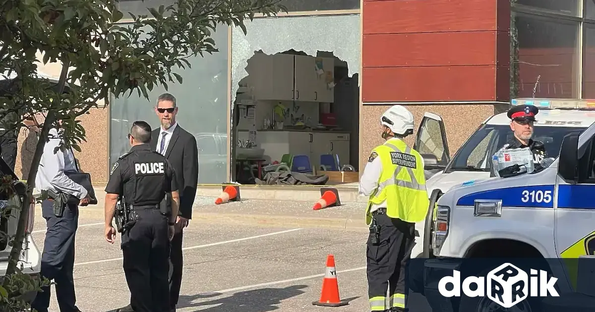 Малко дете загина след като SUV се вряза през прозореца