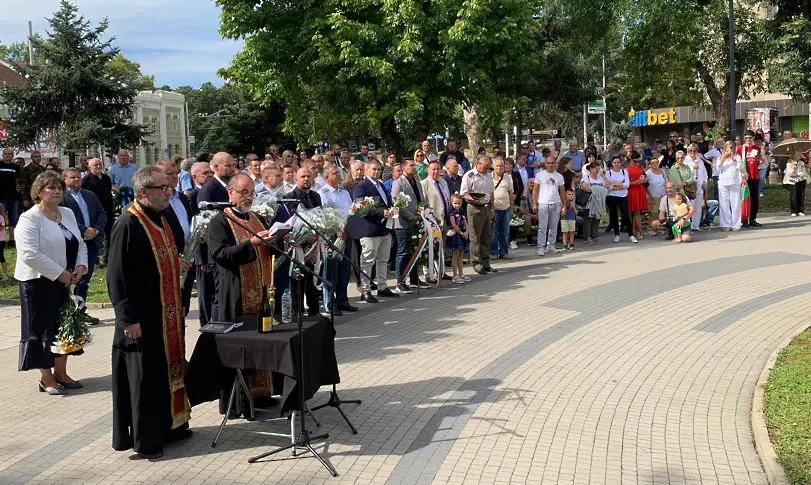  Плевен означи 140 година от Деня на Съединението на Княжество България и Източна Румелия/СНИМКИ/ 