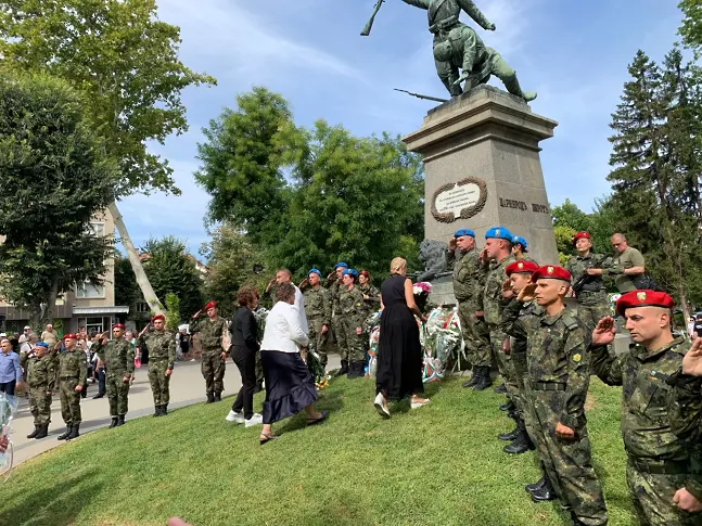  Плевен означи 140 година от Деня на Съединението на Княжество България и Източна Румелия/СНИМКИ/ 
