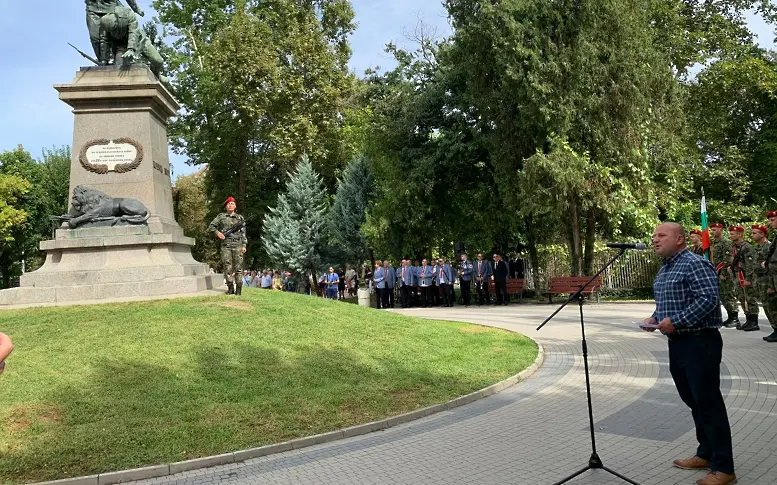  Плевен означи 140 година от Деня на Съединението на Княжество България и Източна Румелия/СНИМКИ/ 