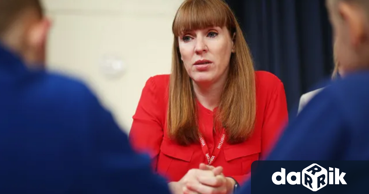 Заместник министър председателят на Великобритания Анджела Рейнър подаде оставка след скандал