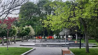 В събота ще преобладава слънчево време с временно увеличение на облачността, предимно висока около и след обед