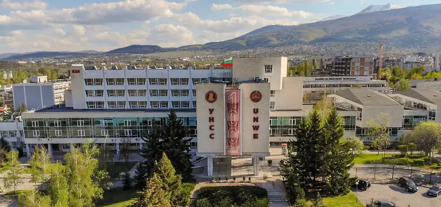 Казусът в УНСС: Проверка установи, че са приети 1 467 повече студенти по държавна поръчка