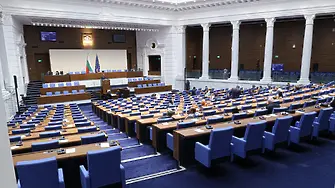 Шефовете на ДАНС, ДАР и ДАТО да не се назначават с указ на президента предлагат управляващите