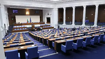 Утре гласуват новия вот на недоверие срещу кабинета „Желязков“