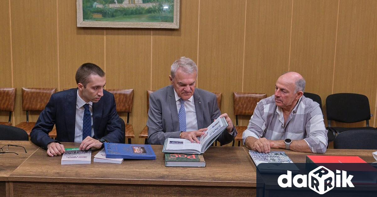 Лидерът на АБВ Румен Петков и плевенският координатор на ЛЕВИЦАТА