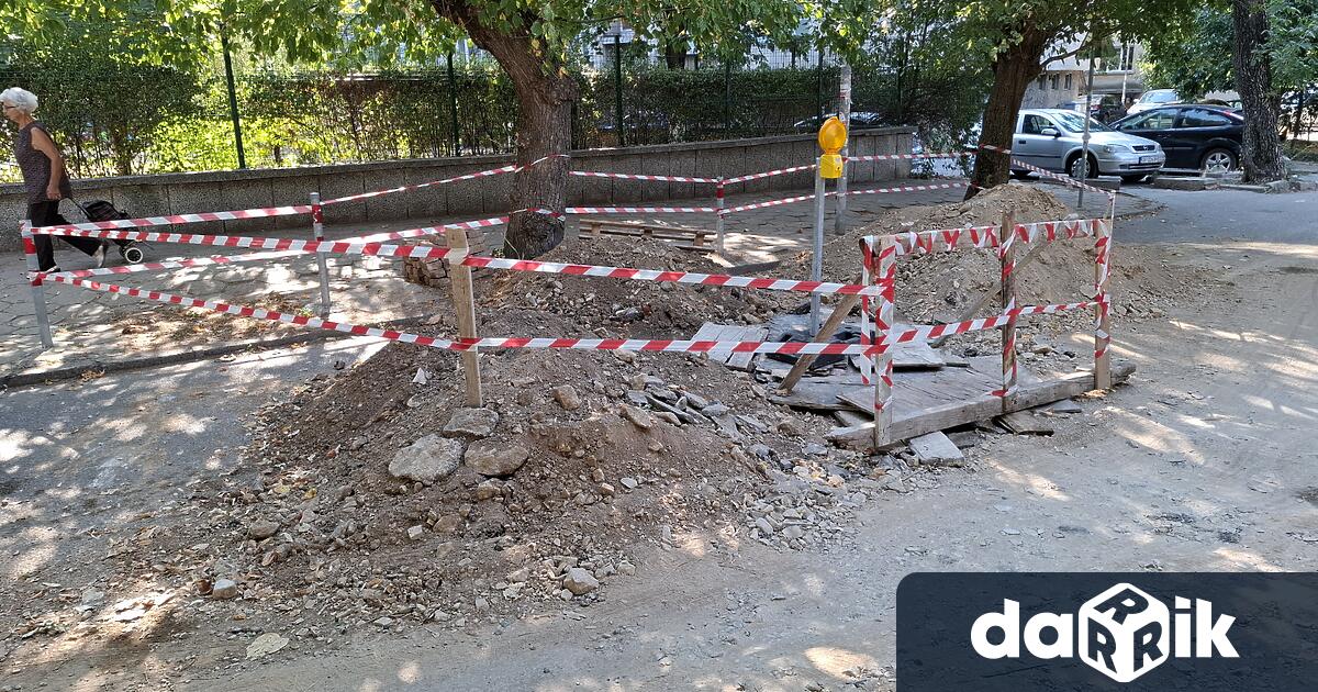 Сливенска фирма разкопа улица в центъра на града в нарушение