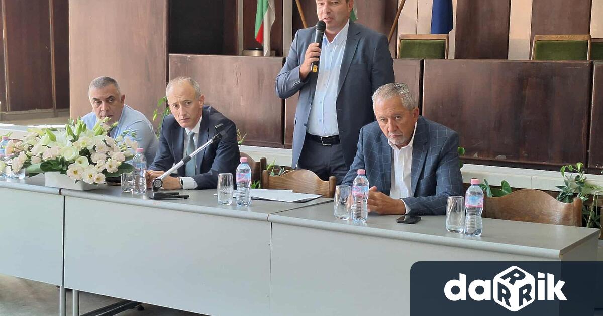 Министърът на образованието и науката Красимир Вълчев проведе работна среща