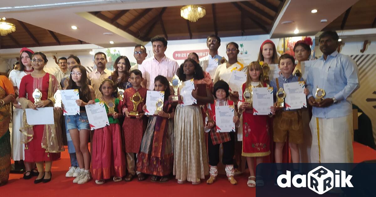 На тържествена церемония в град Тривандрум в щата Керала в