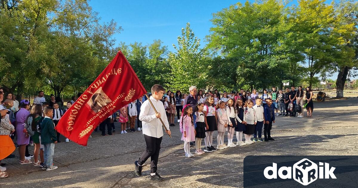 Първият учебен ден е празник с вълнение нови надежди