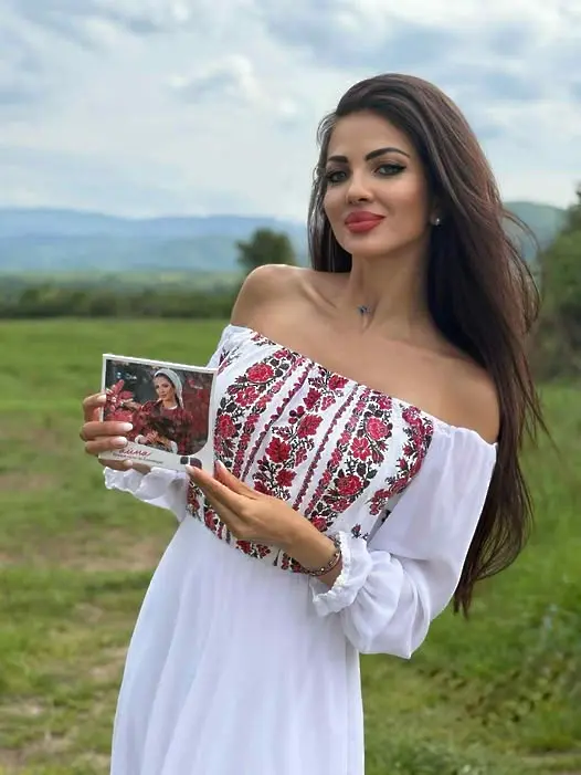 Тази вечер на есенния панаир във Враца ще пее Райна