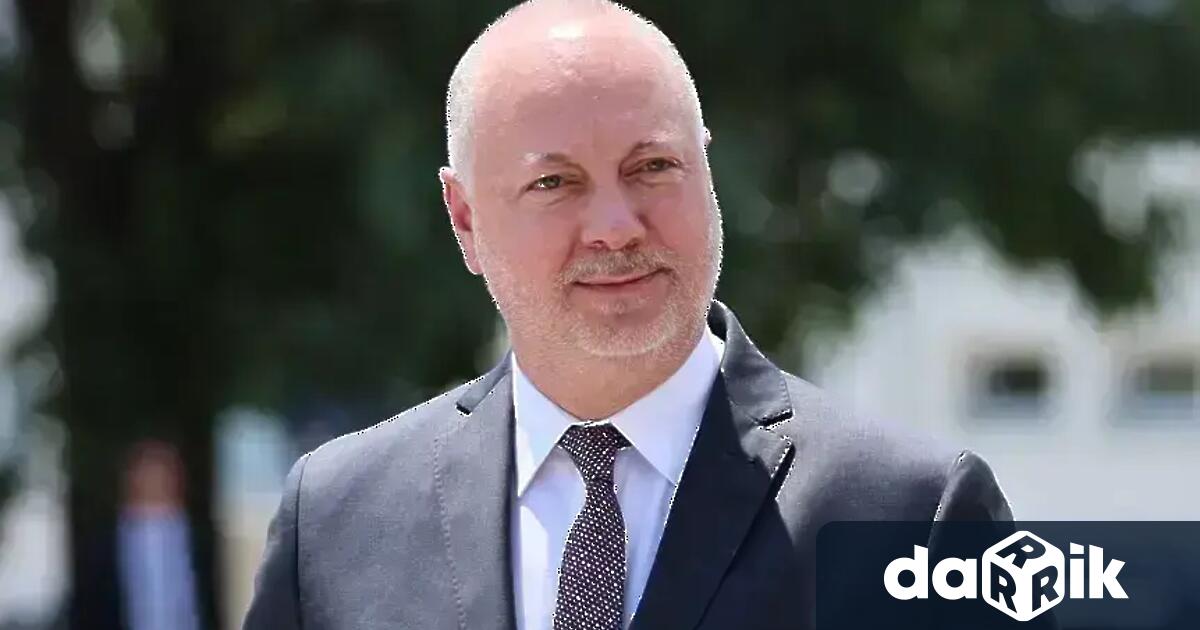 Училището е онзи храм за който държавата трябва и полага