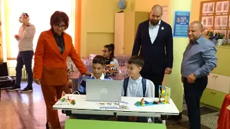 В първия учебен ден в ОУ „Валери Петров“ отвори врати новоизграден STEM център