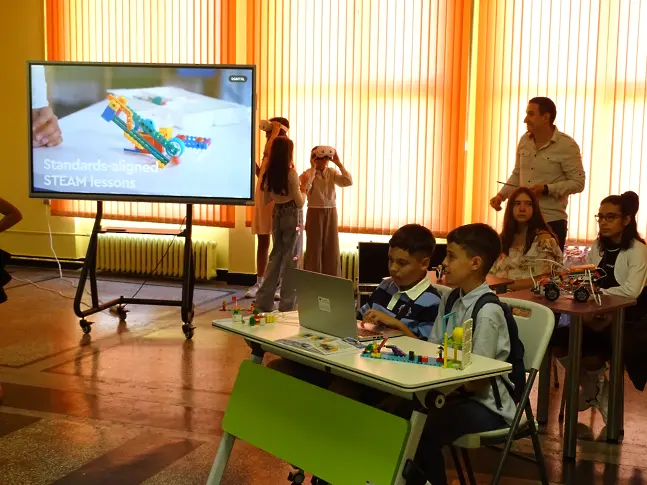  В първия образователен ден в ОУ „ Валери Петров “ отвори порти новоизграден STEM център 