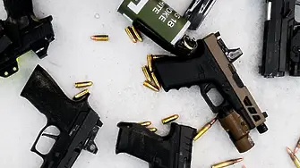 Двама братя арестувани в столицата за наркотици и боен арсенал
