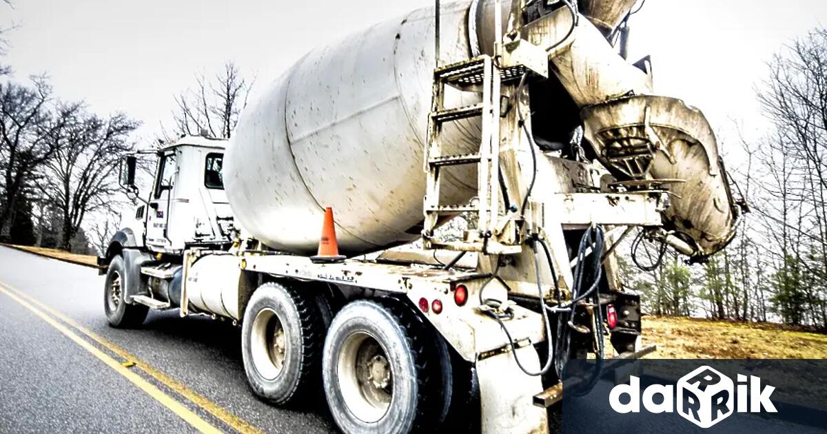 Пешеходец на 75 години е блъснат от бетоновоз в София