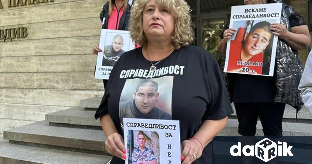 Семейството и близките на моториста Недялко Бакалски Неди излязоха на