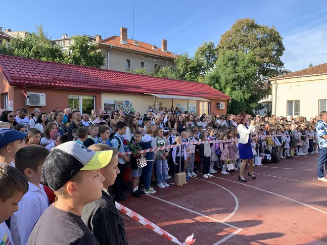  В ИНУ „ Христо Ботев “ - Плевен откриха новата образователна година/ВИДЕО-СНИМКИ/ 