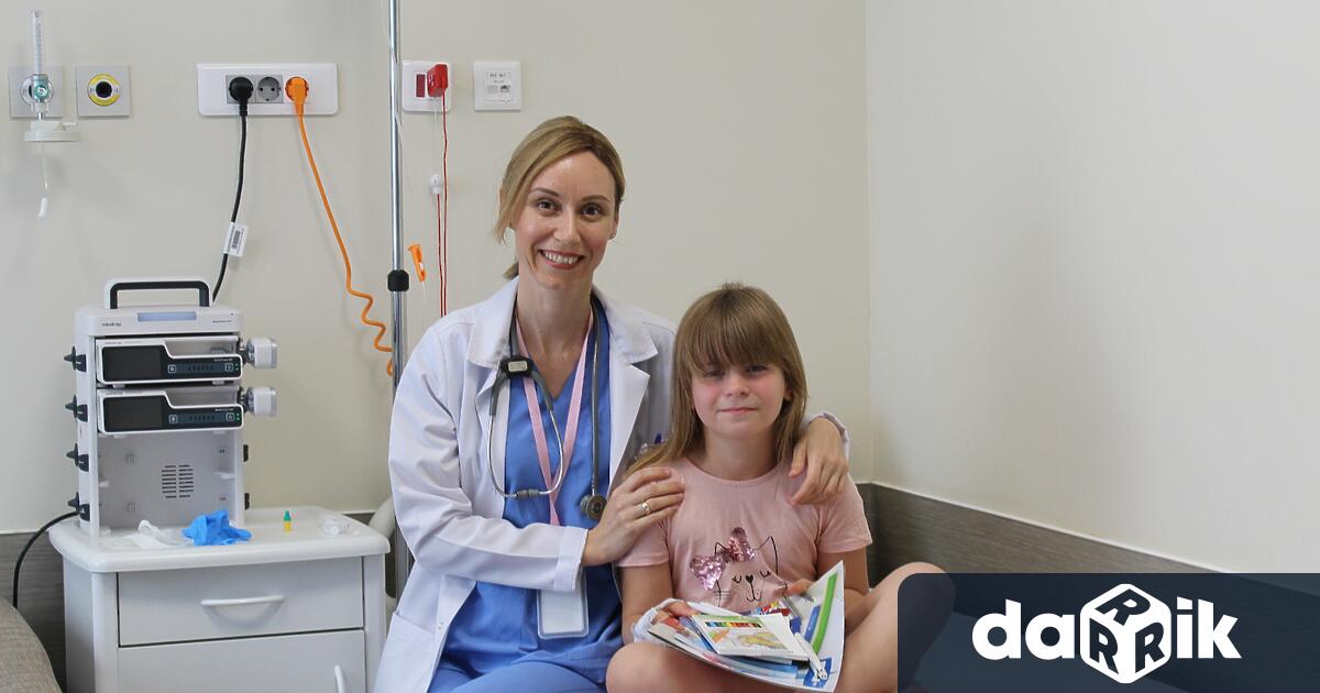 Екипът на единствената по рода си Клиника за майчино и