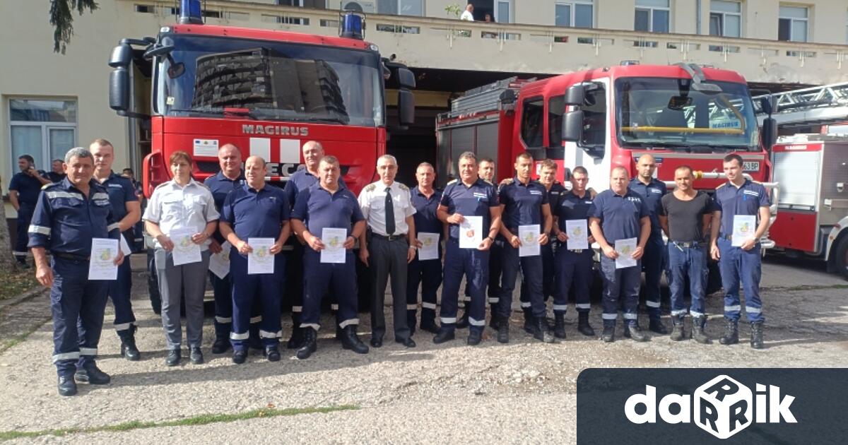 На тържествена церемониявъв Враца бяха наградени десетки огнеборци по повод