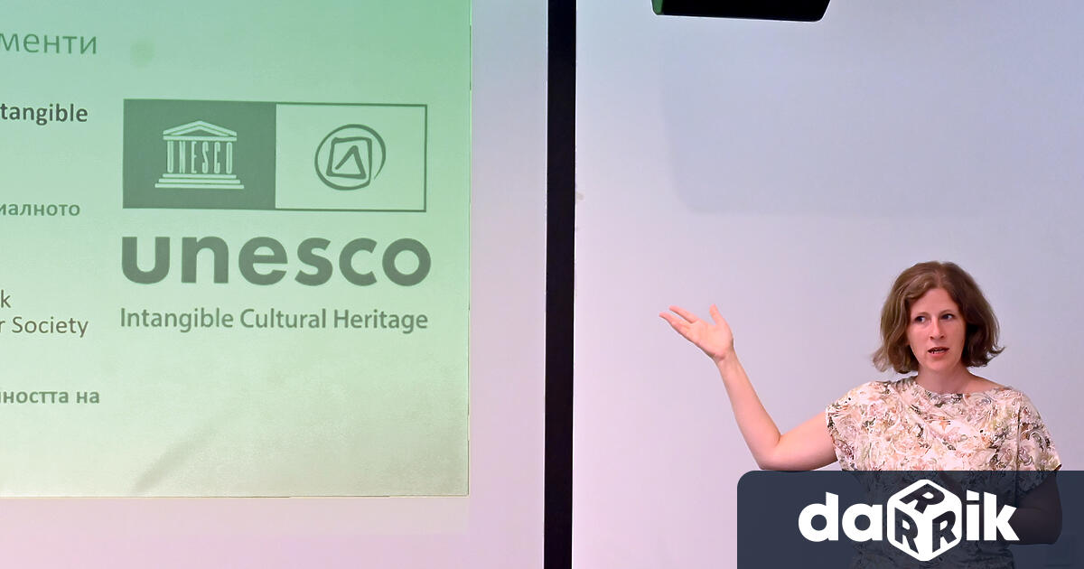 Лектор на семинара беше д р Ева Куминкова главен асистент в