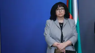 Петкова: Асен Василев доведе до колапс публичните финанси на България
