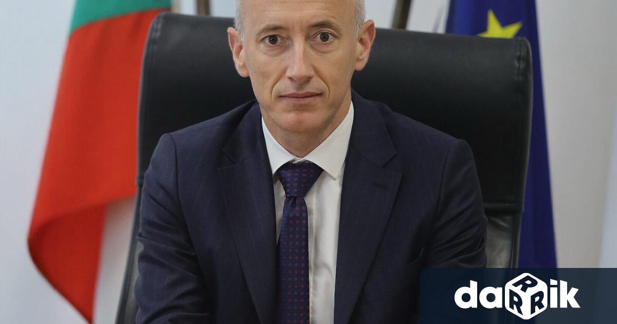 Честит първи учебен ден Днес над 700 хиляди ученици ще пристъпят