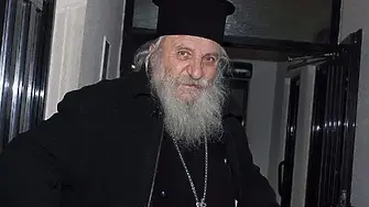 Почина отец Иван от Нови хан