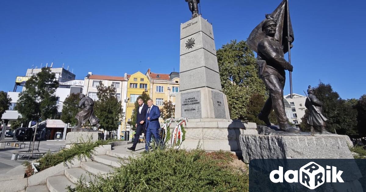 Кметътна Община Плевенд р Валентин Христовипредседателят наОбщински съвет Плевендоц д р Иван Малкодански